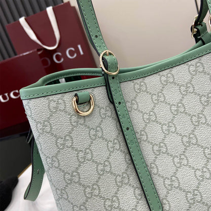 GG Emblem medium tote bag
