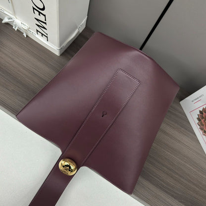 LOEWE Medium Pebble bucket in smooth calfskin(high-end grade)