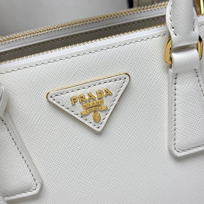 Prada Small Prada Galleria Saffiano leather bag(HIGH-END GRADE)