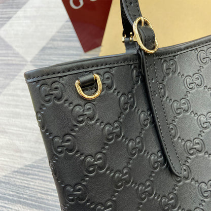 GG Emblem large tote bag
