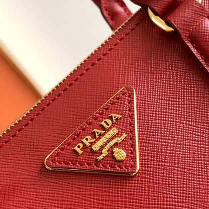 Medium Prada Galleria Saffiano leather bag