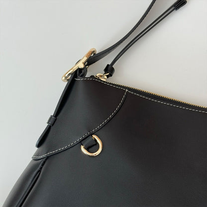 GG Emblem medium shoulder bag
