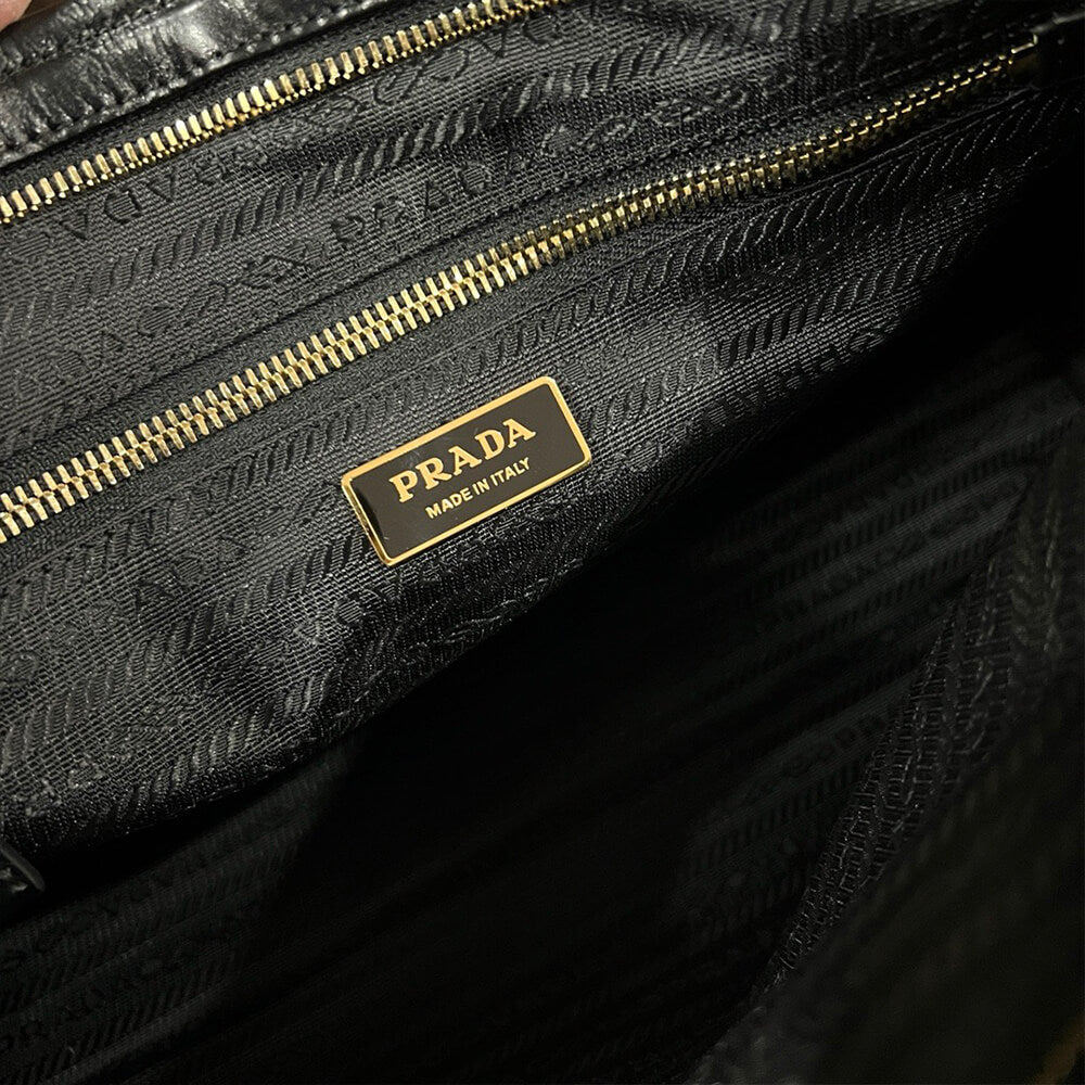 Prada Large leather handbag(high-end grade)