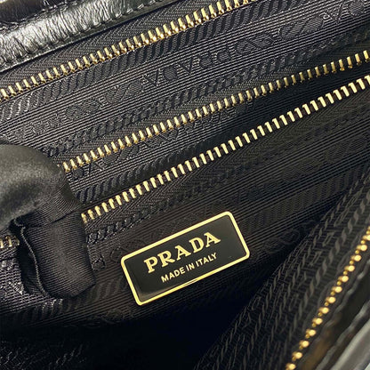 Prada Extra large leather handbag(high-end grade)