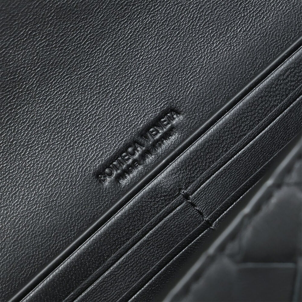 Bottega Veneta Andiamo Clutch(HIGH-END GRADE)