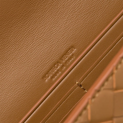 Bottega Veneta Andiamo Clutch(HIGH-END GRADE)