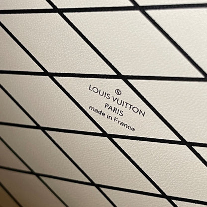 LV PETITE MALLE EAST WEST