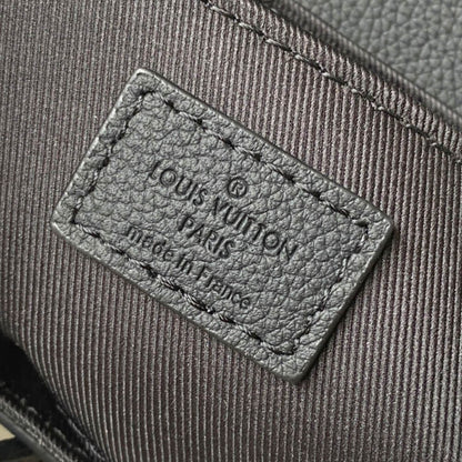 LV Pulse Wearable Wallet G65