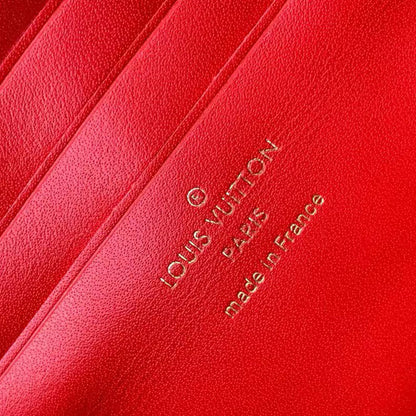 LV Wallet On Chain Capucines