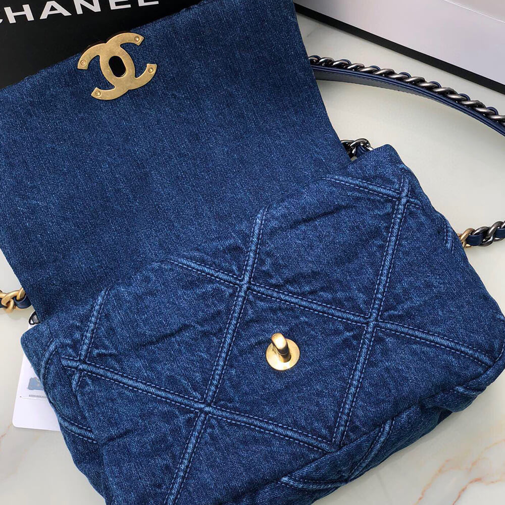 CHANEL 19 Handbag