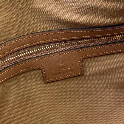 GG Emblem medium shoulder bag