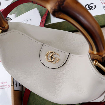 Gucci Diana small shoulder bag