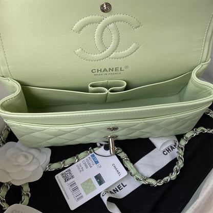 CHANEL Classic Flap Medium Silver hardware