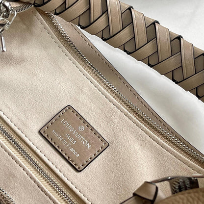 LV Beaubourg Hobo MM