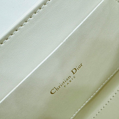 Medium 30 Montaigne Avenue Top Handle Bag