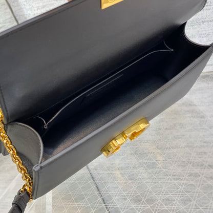 Dior 30 Montaigne East-West Bag with Chain