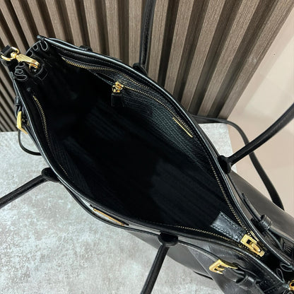Prada Large leather handbag(high-end grade)