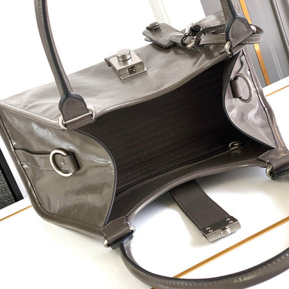 Prada Medium leather tote bag(high-end grade)