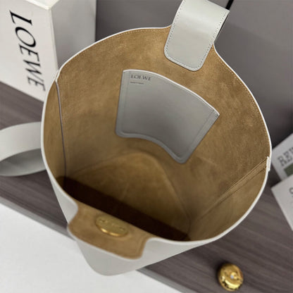 LOEWE Medium Pebble bucket in smooth calfskin(high-end grade)