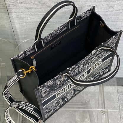Dior Lucky Medium Dior Book Tote