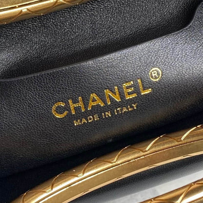 CHANEL Clutch