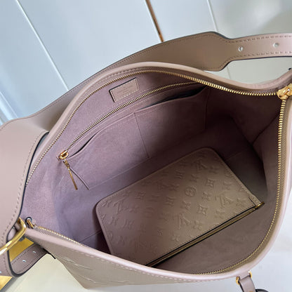 LV CARRYALL MM – EXCLUSIVELY ONLINE